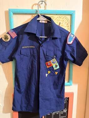 Boy Scouts of America Cub Scout Uniform Shirt Size 14 Navy Blue with Patches